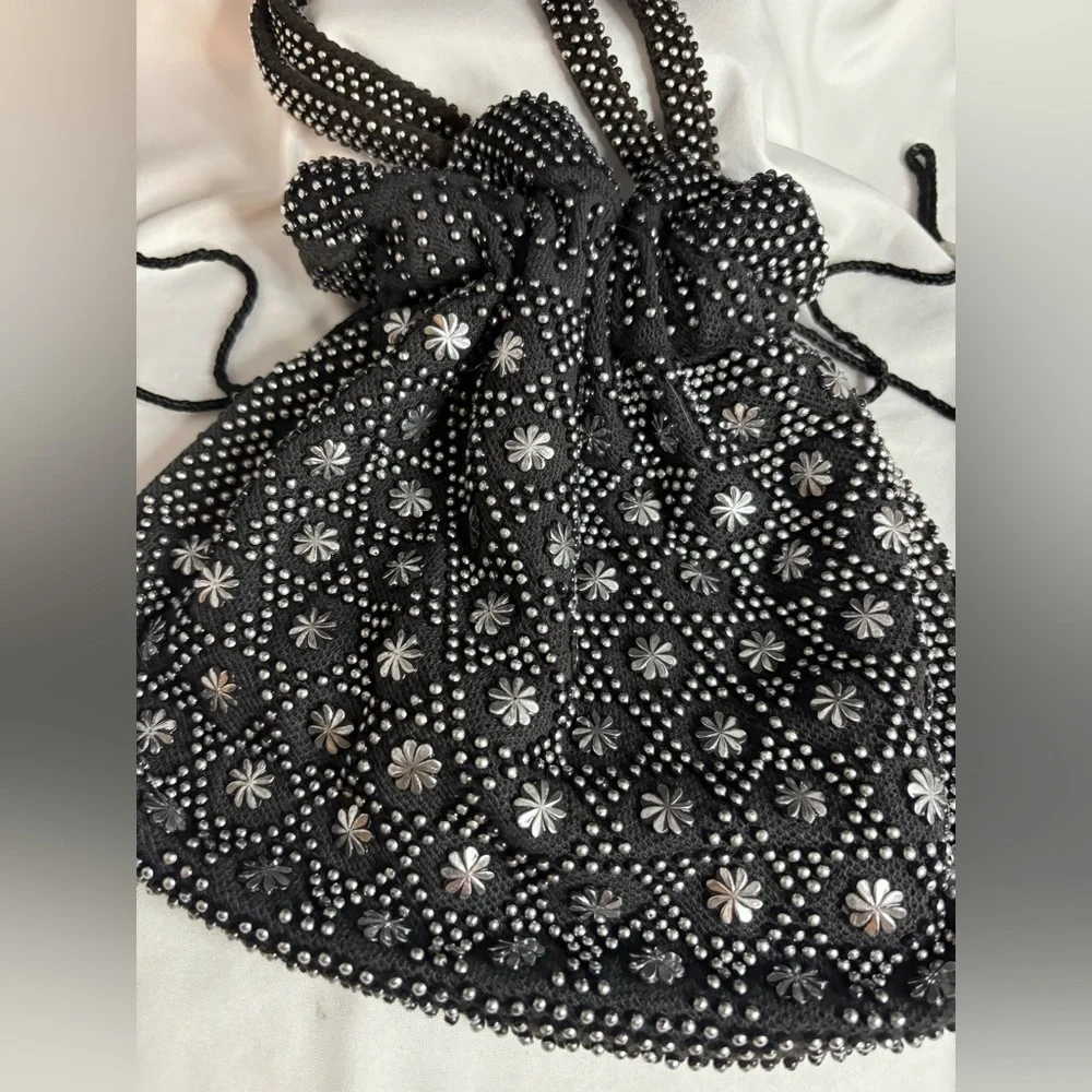 Black metallic beaded, drawstring purse/bag - Picture 5 of 5